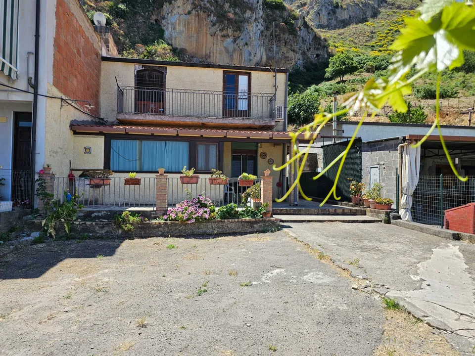Villa in Collesano, Palermo - foto 1